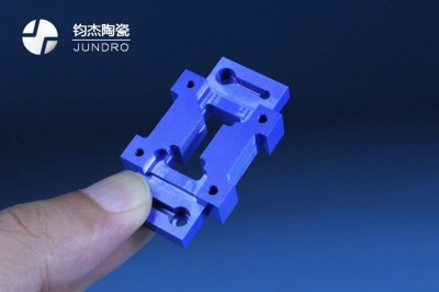 藍(lán)色氧化鋯陶瓷是如何制備的