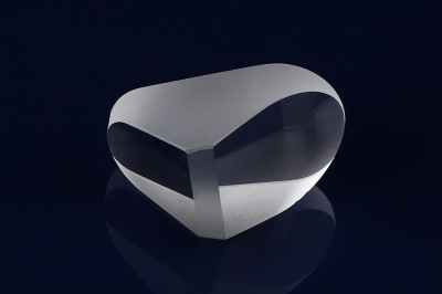 藍(lán)寶石玻璃用CNC機(jī)床好加工嗎？